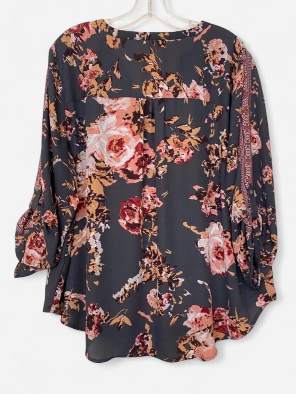 Maurices Gray Floral V-Neck 3/4 Sleeve Blouse - Picture 4 of 4